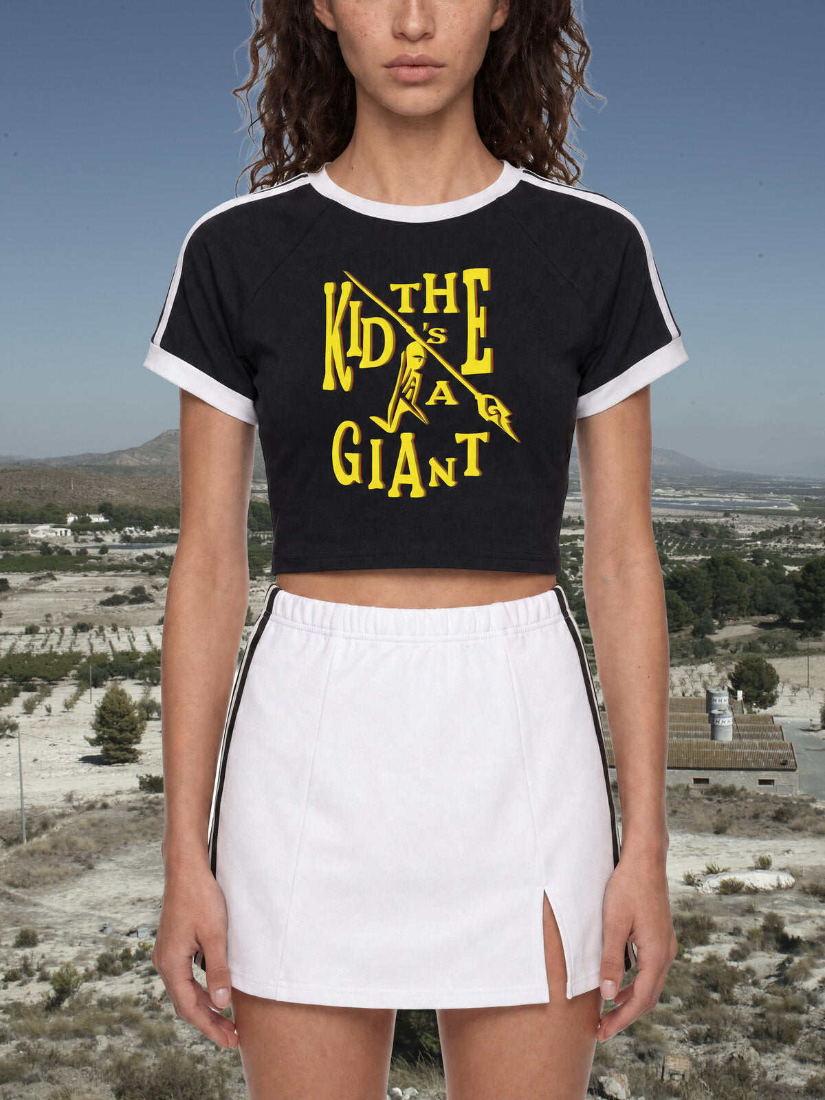 PULL ME NEAR CROP TEE