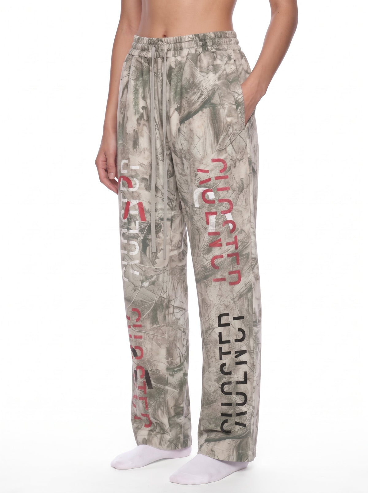 THE GRASS THAT GROWS ON THE LAND SWEATPANTS